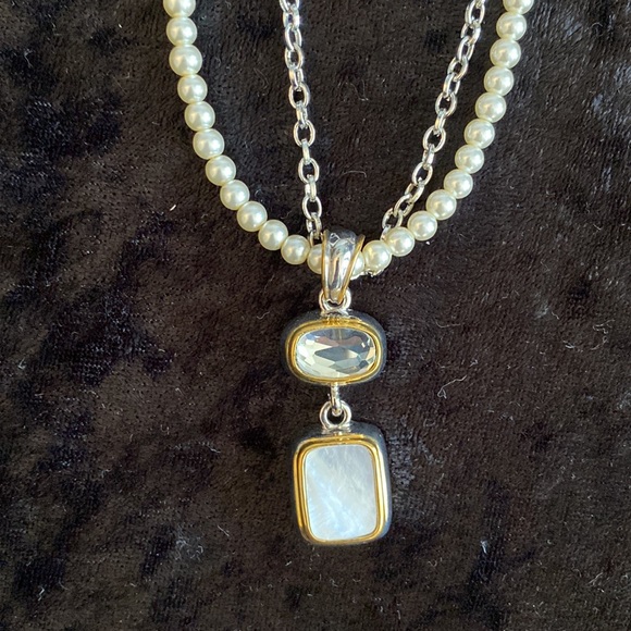 NWT Womens Cookie Lee Genuine MOP Necklace & Earrings - Picture 6 of 14